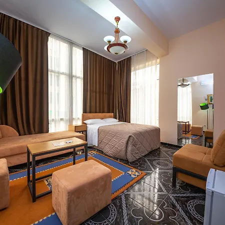 Pik Loti מלון טיראנה